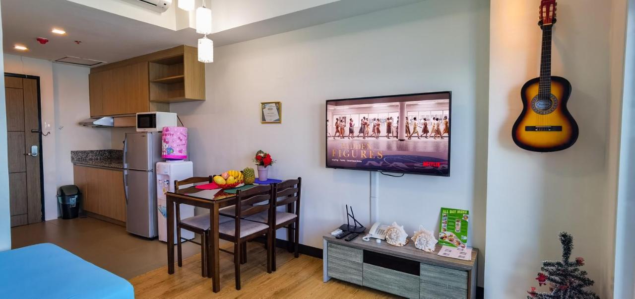 Villa Oceanfront At Arterra, Fast Wifi, Nflix, Kitchen -C à Île de Mactan Extérieur photo